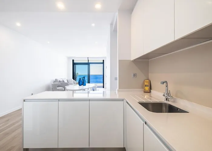 Sunset Cliffs Deluxe 1054 Poniente